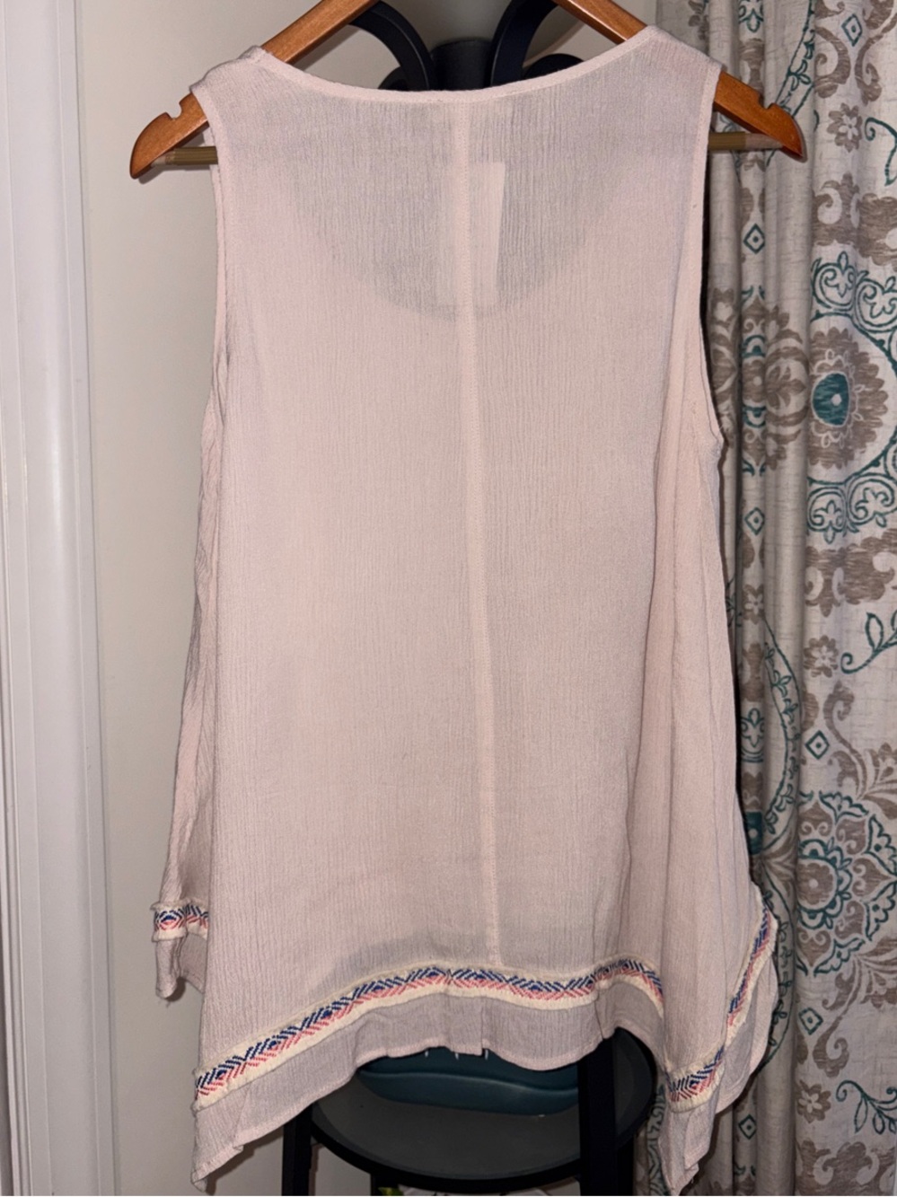 Entro Boutique Embroidered Boho Hem Tank Top, women’s Medium - Picture 4 of 6